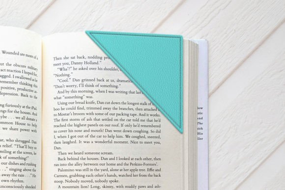 No Fray Fabric Corner Bookmark ITH Review